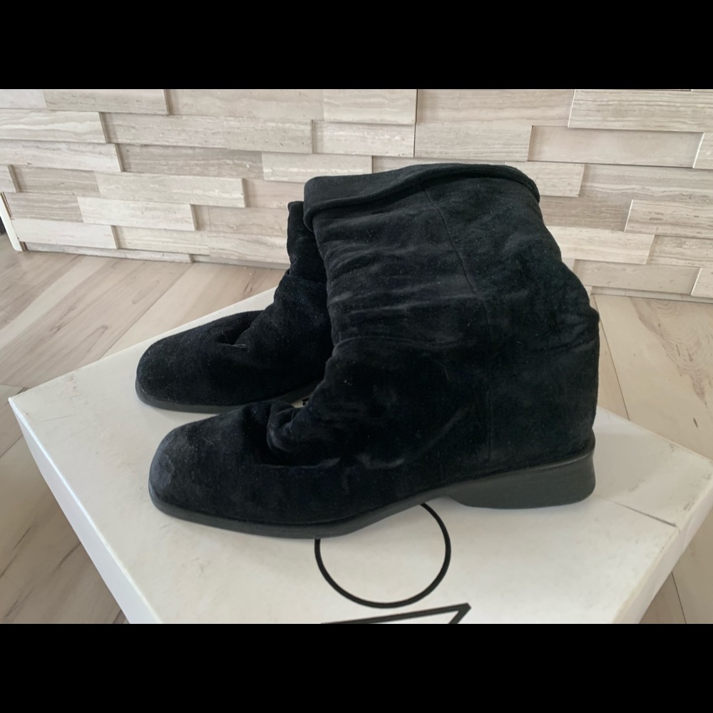 Black boots